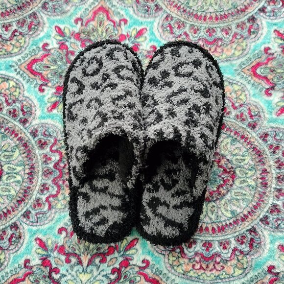 Pink Lily Shoes - Pink Lily Black And Grey Leopard Print Slip-On Slippers Size 7.5-8